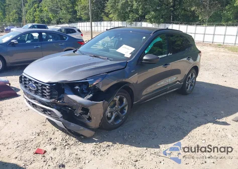 2023 Ford Escape St-Line z USA, uszkodzony, nr VIN 1FMCU0MN1PUA38035